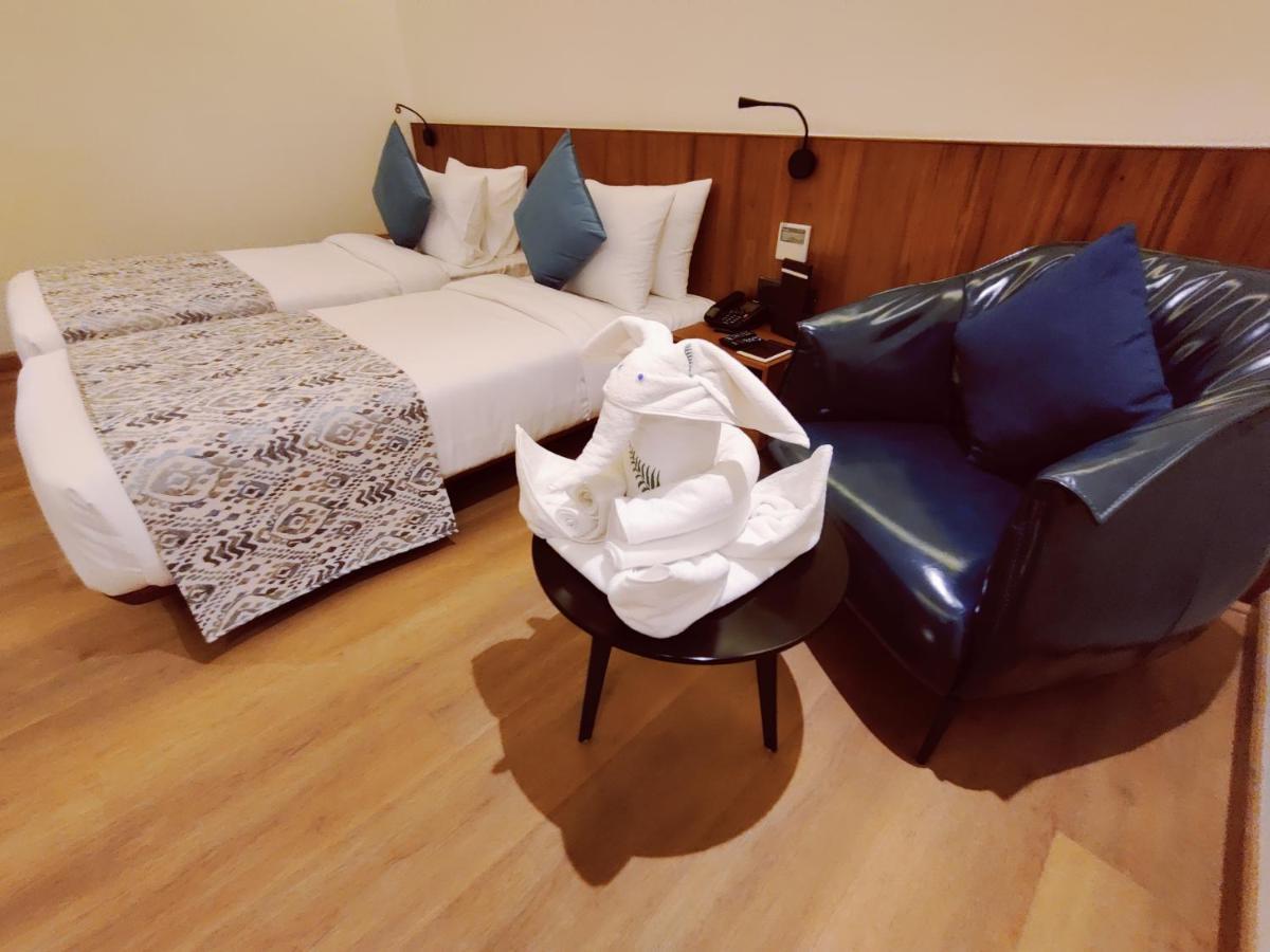 The Fern Residency, Jamnagar Hotel Kültér fotó