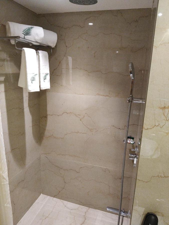 The Fern Residency, Jamnagar Hotel Kültér fotó