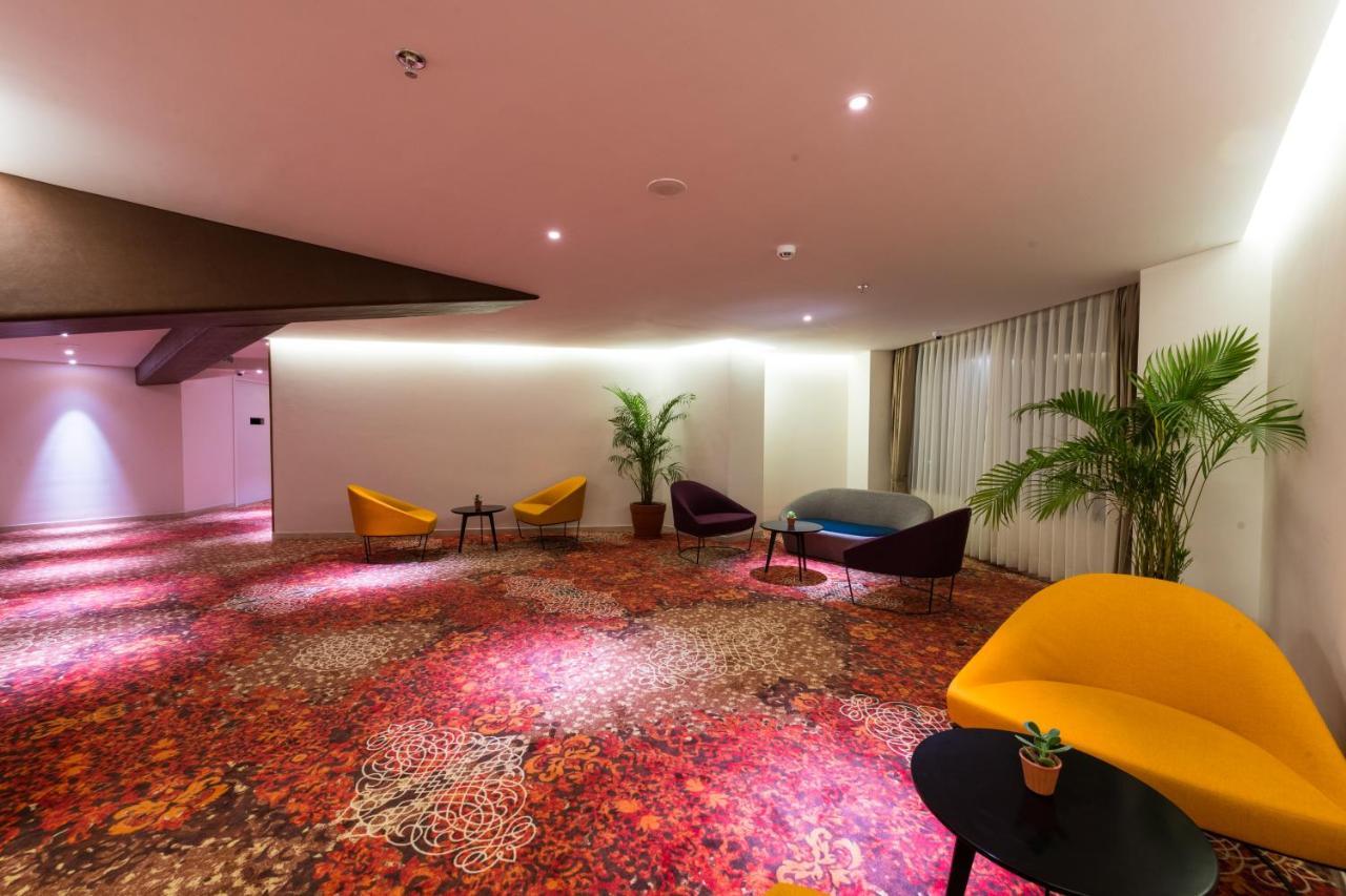 The Fern Residency, Jamnagar Hotel Kültér fotó